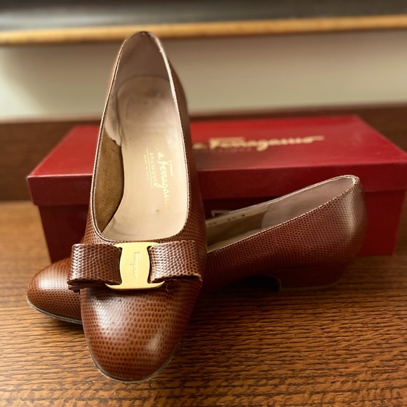 Salvatore Ferragamo Shoes - Vintage Salvatore Ferregamo Lillaz